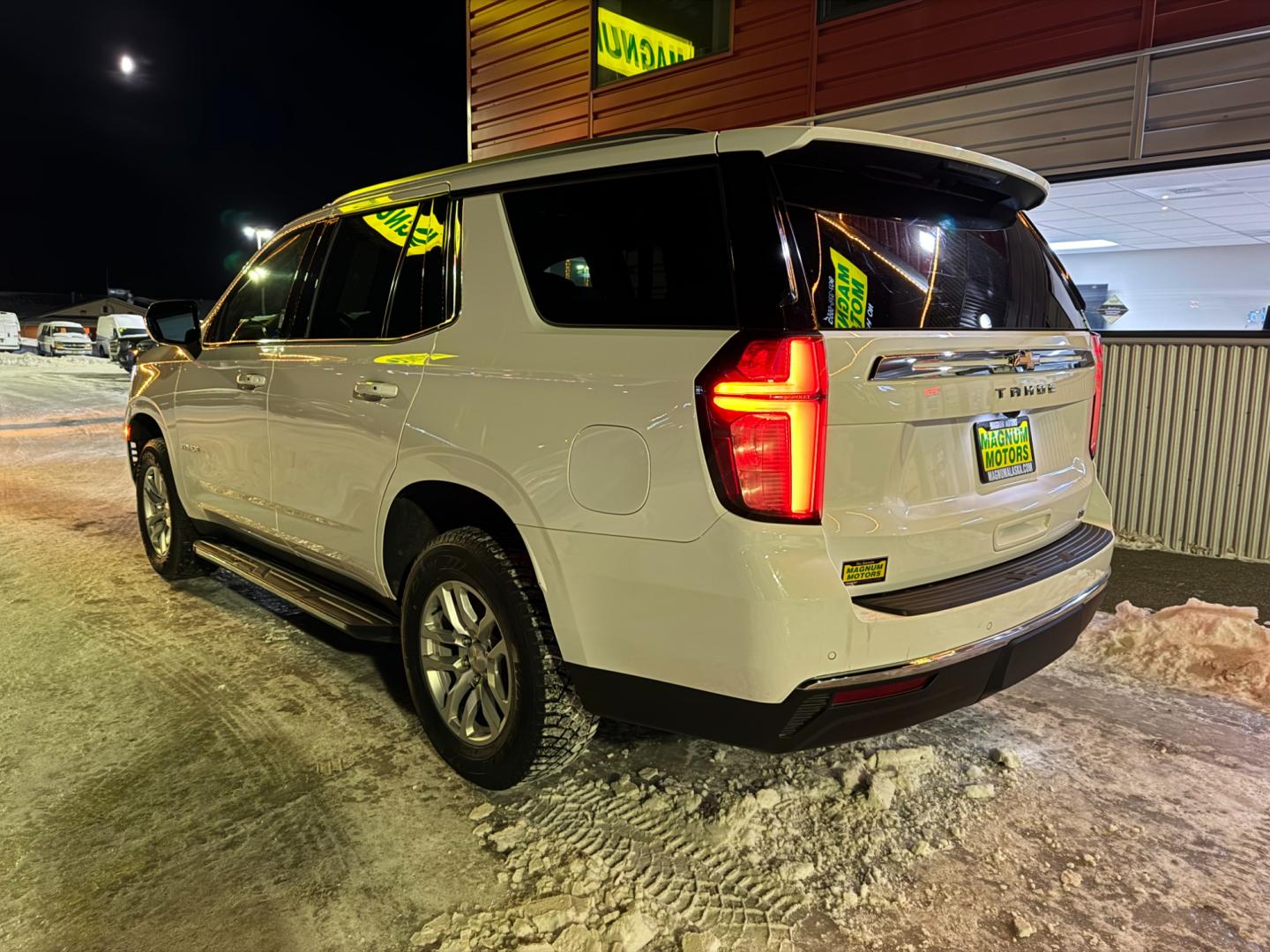 2021 White /Black Chevrolet Tahoe LT (1GNSKNKD5MR) with an 5.3L V8 Gasoline engine, located at 1960 Industrial Drive, Wasilla, 99654, (907) 274-2277, 61.573475, -149.400146 - Photo#3